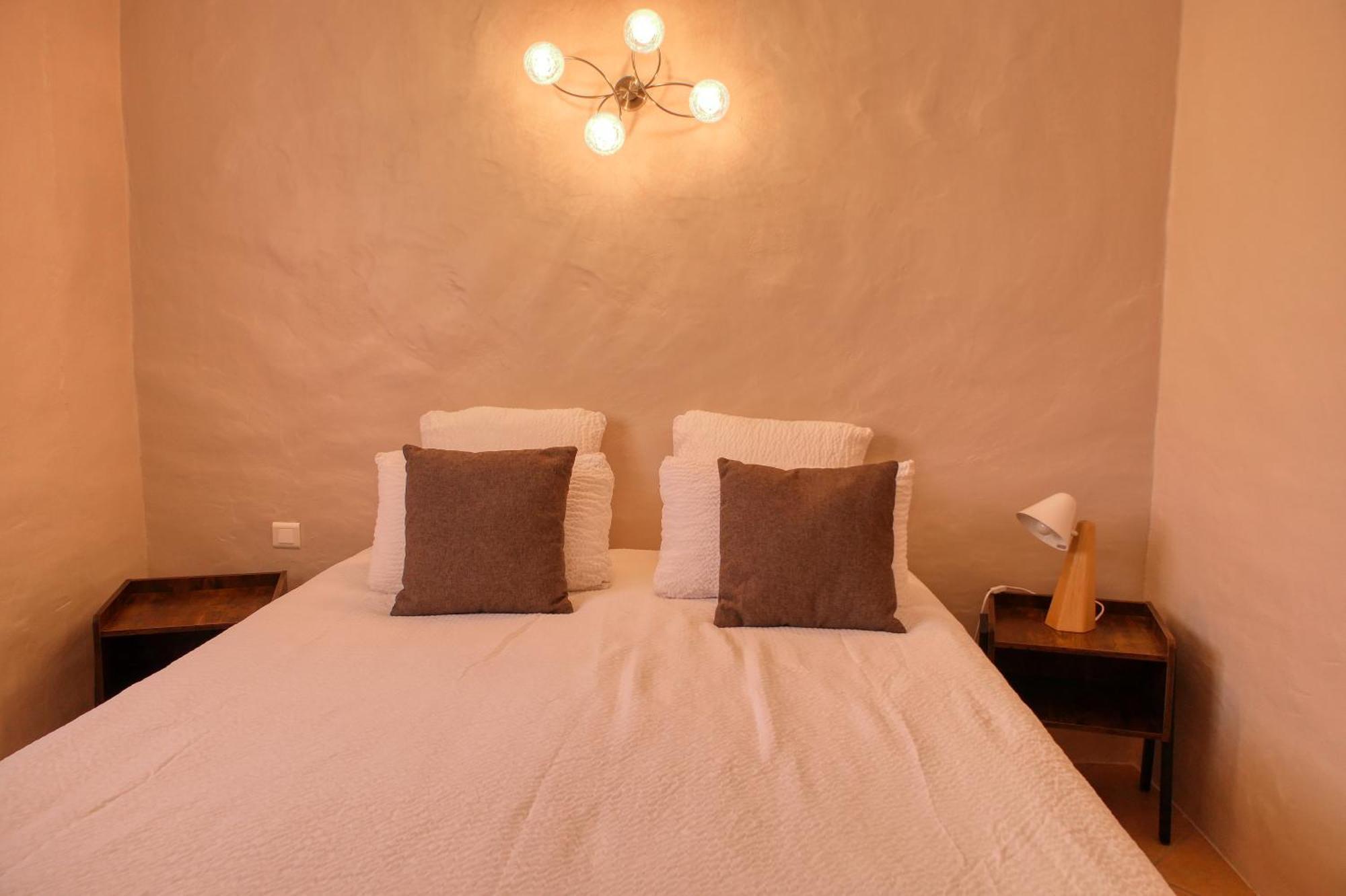 Le Hameau Fleur De Pierres , Chambre , Gite Et Table D'Hotes Murs  Екстер'єр фото
