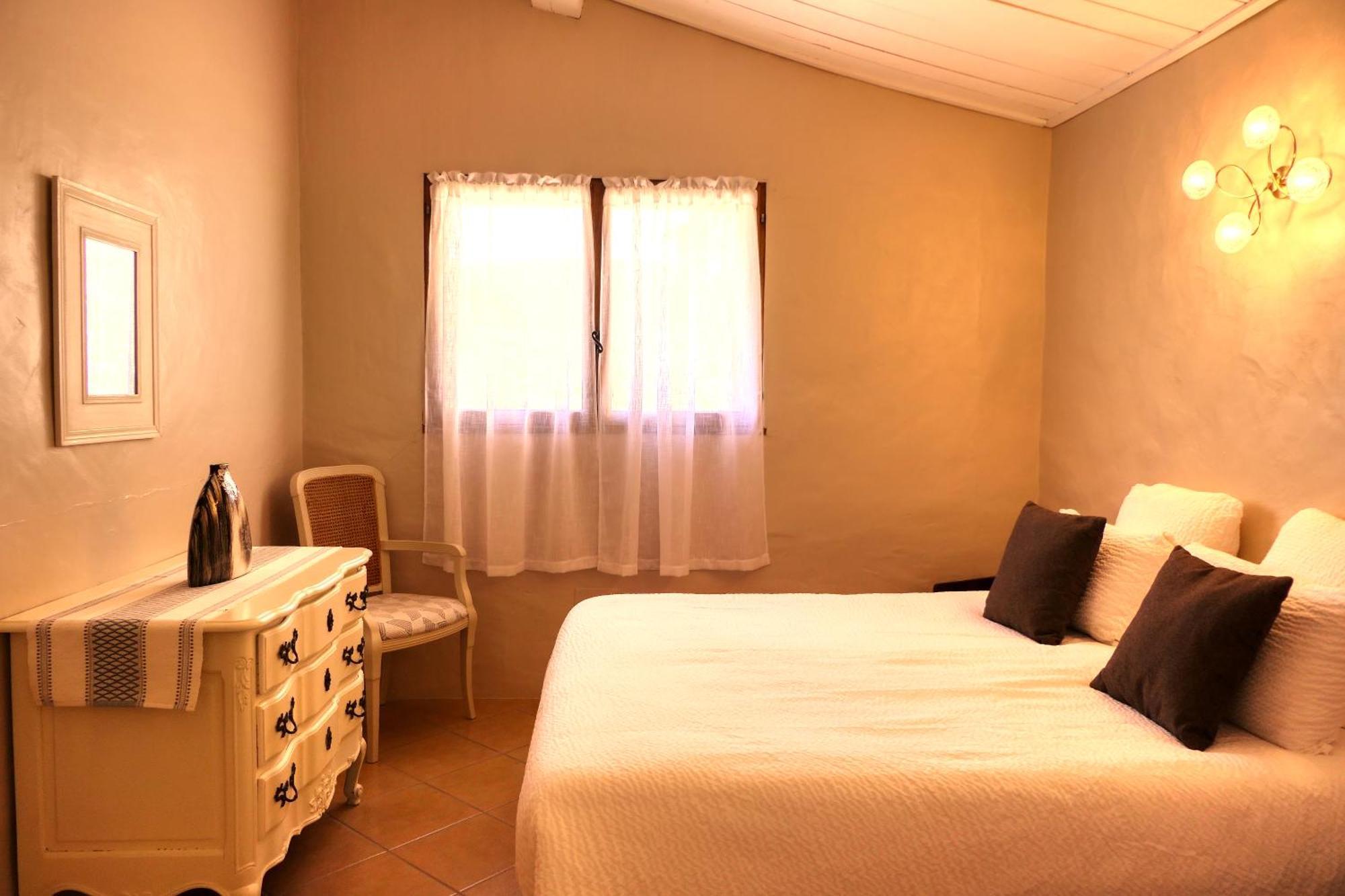Le Hameau Fleur De Pierres , Chambre , Gite Et Table D'Hotes Murs  Екстер'єр фото