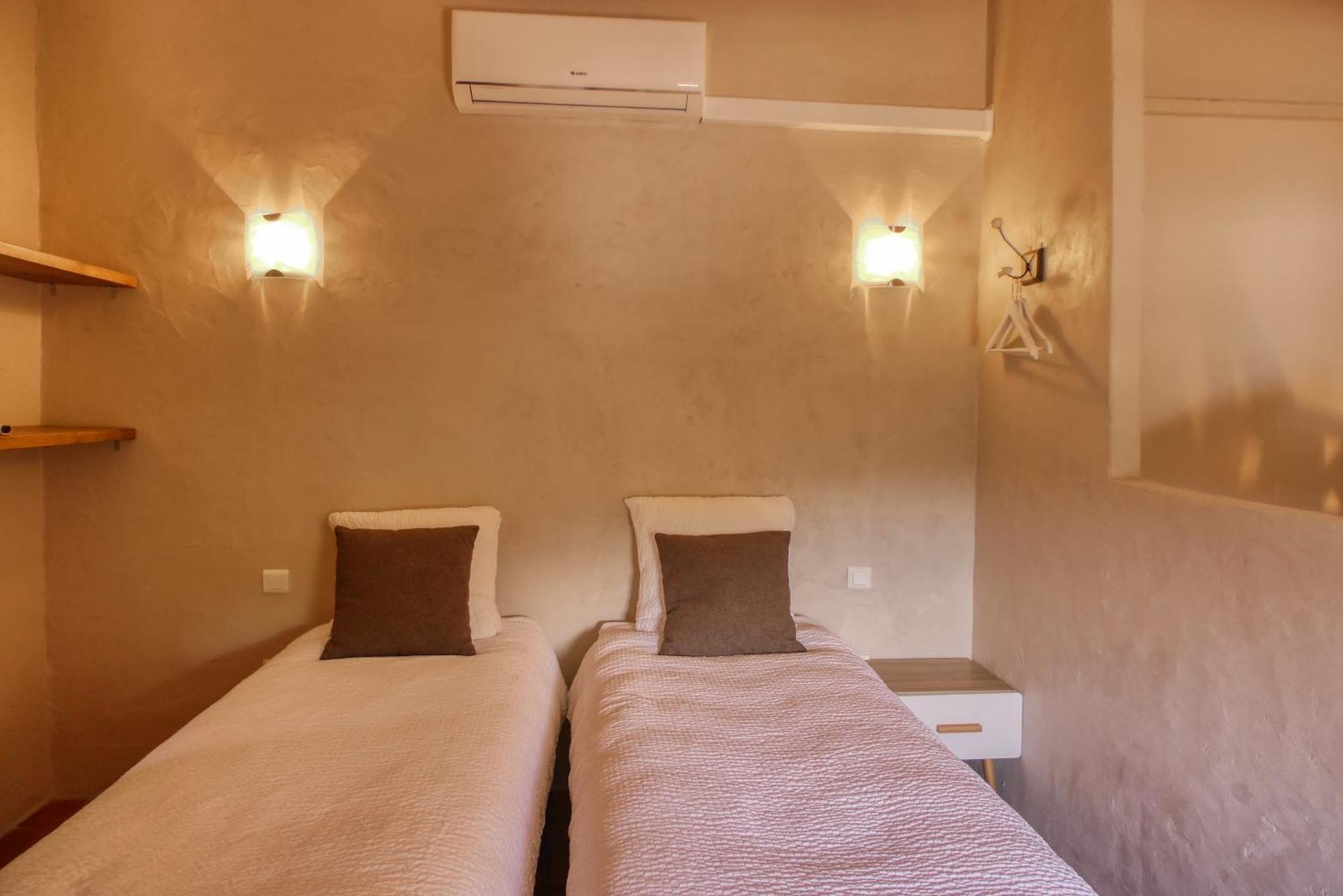 Le Hameau Fleur De Pierres , Chambre , Gite Et Table D'Hotes Murs  Екстер'єр фото