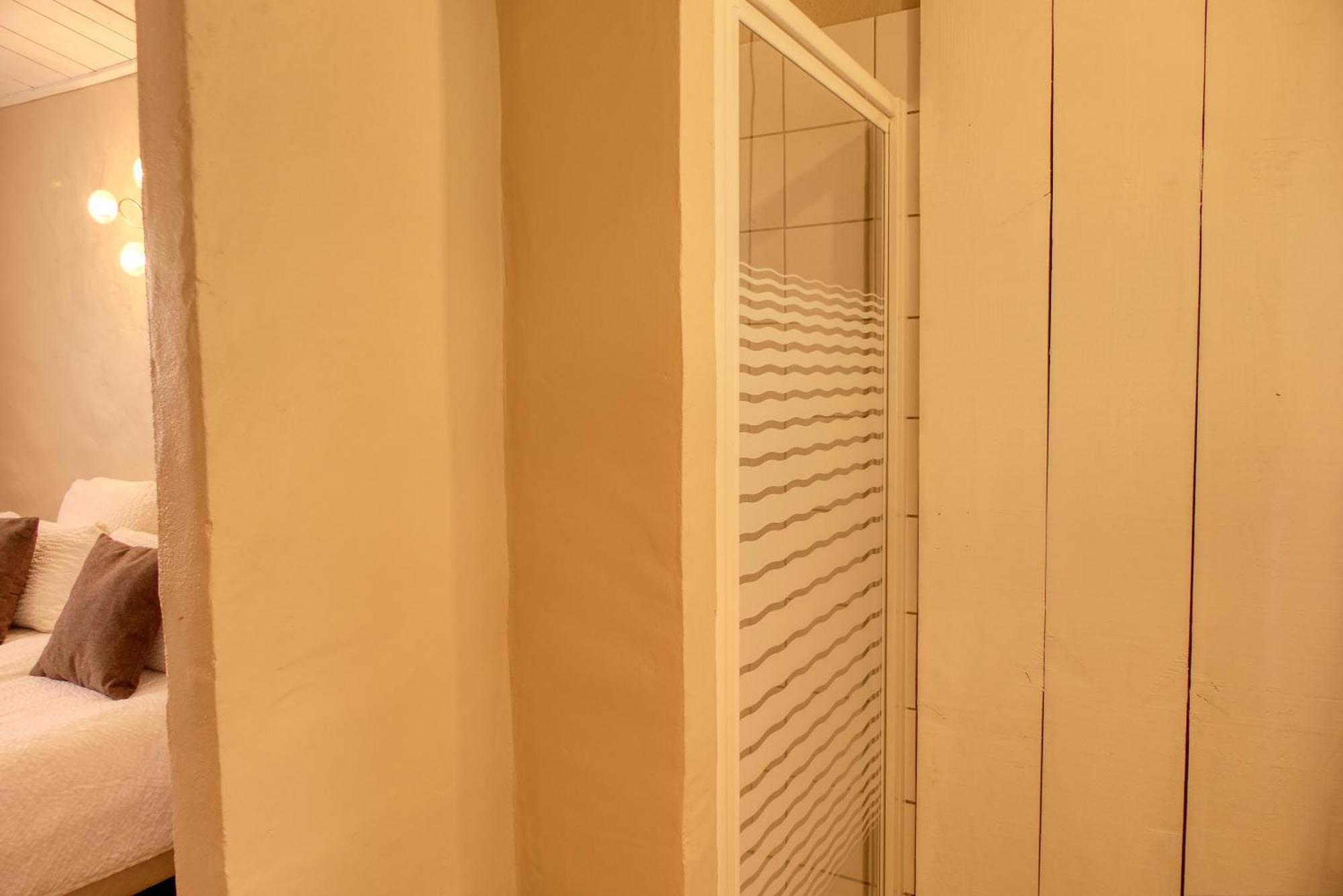Le Hameau Fleur De Pierres , Chambre , Gite Et Table D'Hotes Murs  Екстер'єр фото
