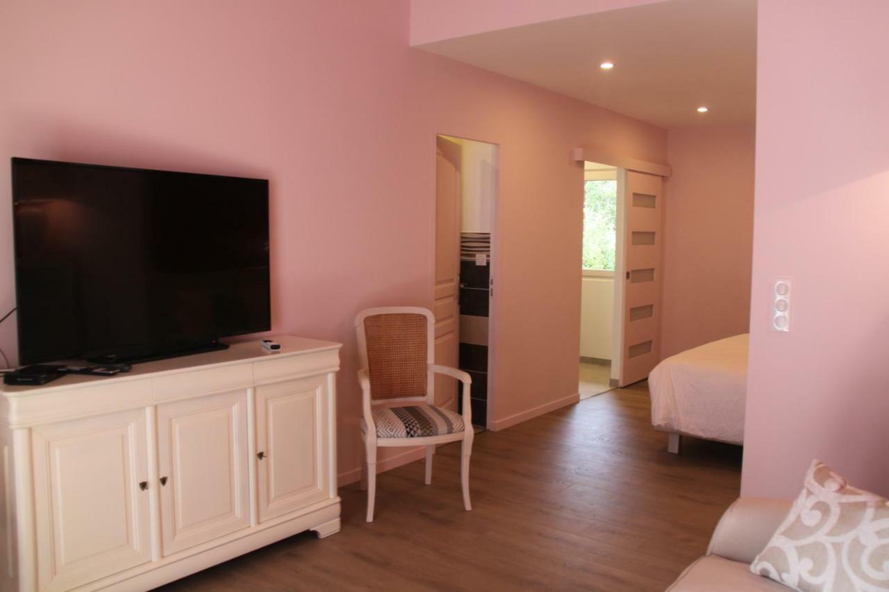 Le Hameau Fleur De Pierres , Chambre , Gite Et Table D'Hotes Murs  Екстер'єр фото