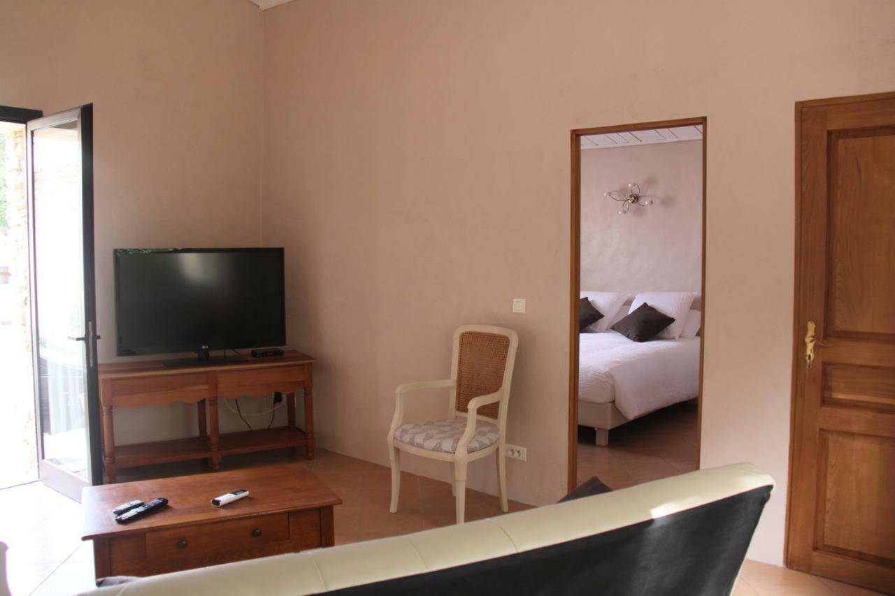 Le Hameau Fleur De Pierres , Chambre , Gite Et Table D'Hotes Murs  Екстер'єр фото